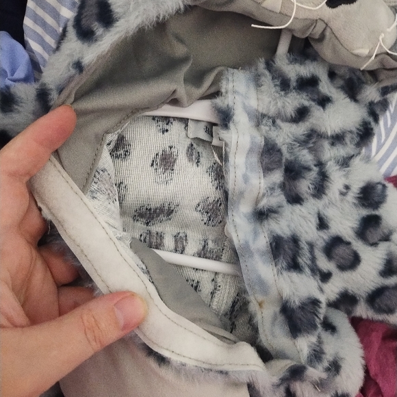 Snow Leopard Baby 1 Piece Hooded Jumpsuit 0-3 Months - Picture 7 of 12